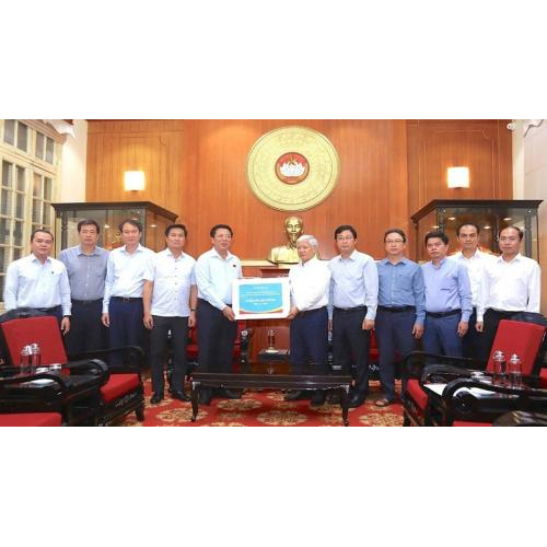 Bộ Xây dựng ủng hộ đồng bào vùng lũ