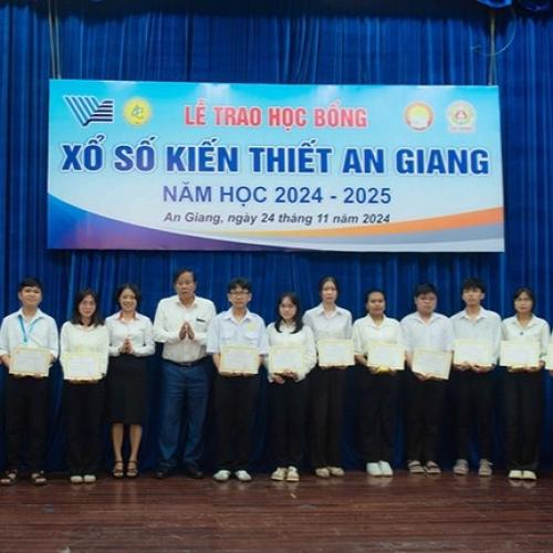 Một Công Ty Hỗ Trợ Học Bổng Khoảng 7 Tỷ Đồng Vào Quỹ Khuyến Học Tỉnh An Giang