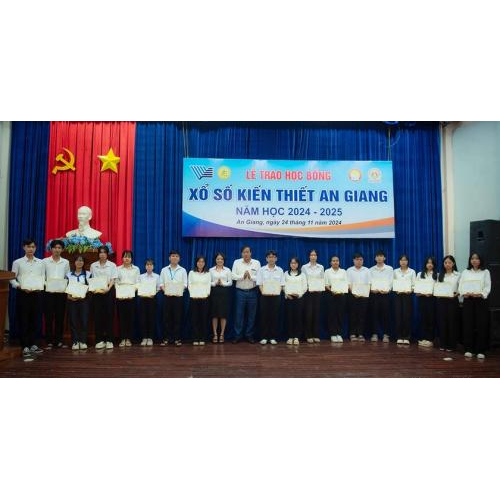 Học bổng bảo trợ, khuyến học - khuyến tài tiếp thêm động lực để các học sinh, sinh viên An Giang học tốt, vững bước đến tương lai