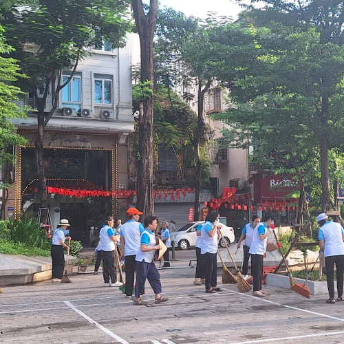 Gần 300 Tình Nguyện Viên Hà Nội Ra Quân Ngày Chủ Nhật Xanh