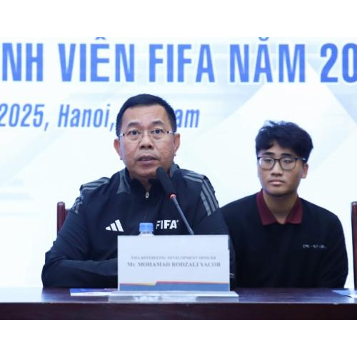FIFA cử giảng viên đào tạo trọng tài Việt Nam