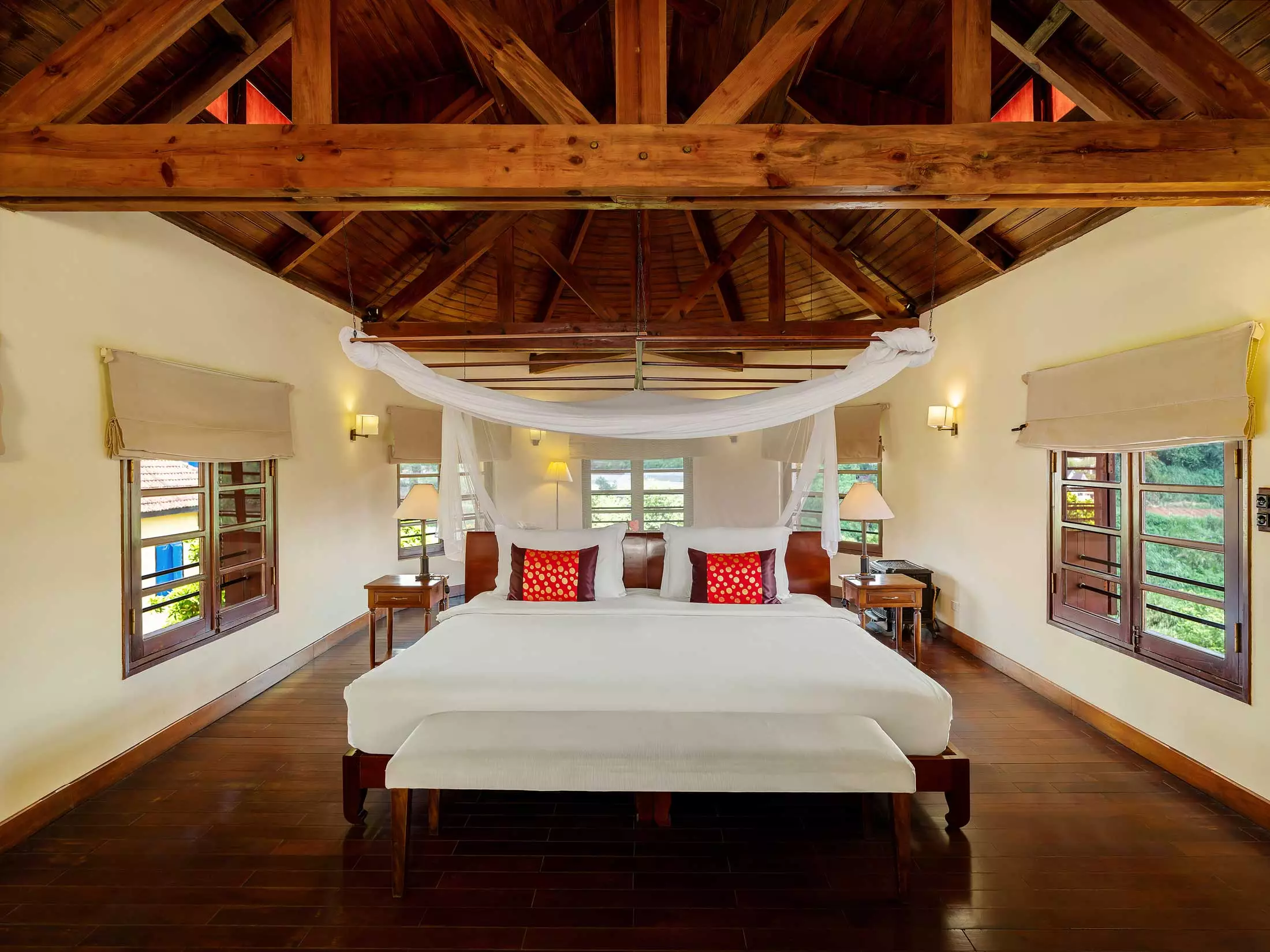 Khám phá hạng phòng & đặt kỳ nghỉ của bạn hôm nay