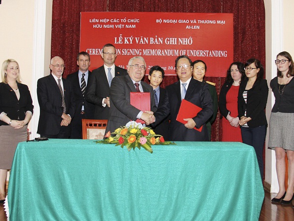 Cam kết hợp tác từ phía Ai-len