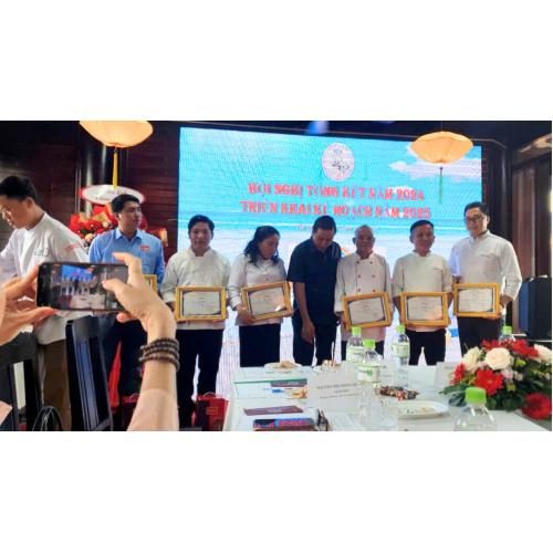 Ghi nhận thành tích và lan tỏa giá trị nghề bếp