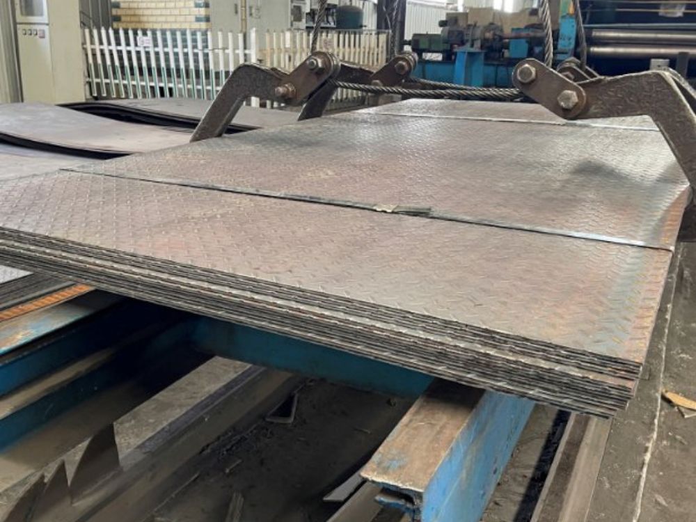 2. Đóng vai trò trong ngành đóng tàu và container