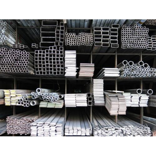 3. Công trình gần biển, nơi ẩm ướt: Ưu tiên thép chống ăn mòn