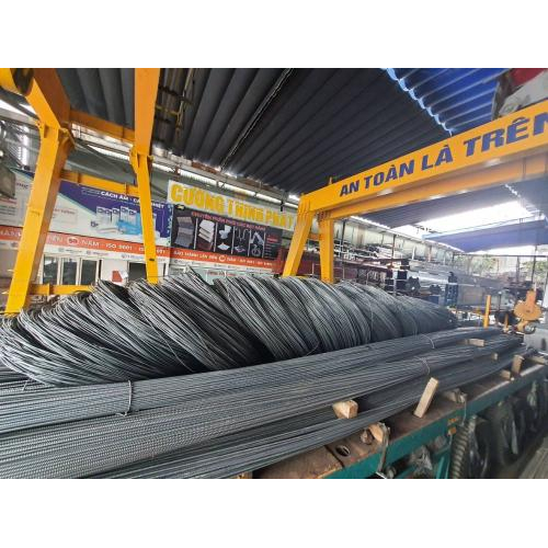 2. Nhà xưởng và công trình công nghiệp: Ưu tiên thép hình và thép hộp chịu lực cao