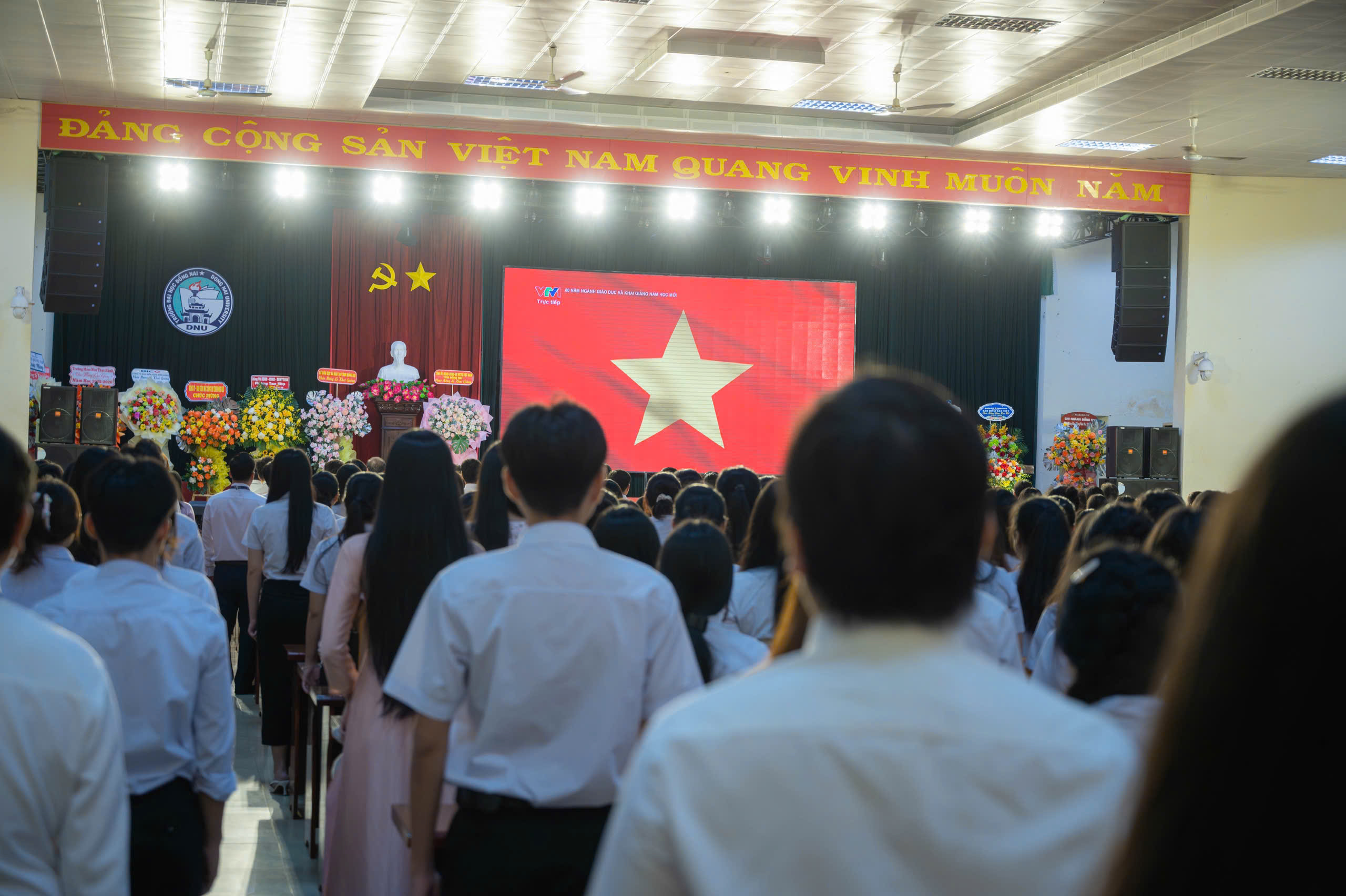 5. Ghi nhận và kết nối sau buổi lễ