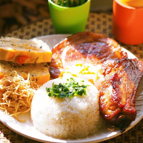 Cơm Tấm Sài Gòn – Tinh Hoa Ẩm Thực Giữa Lòng Thành Phố Nhộn Nhịp