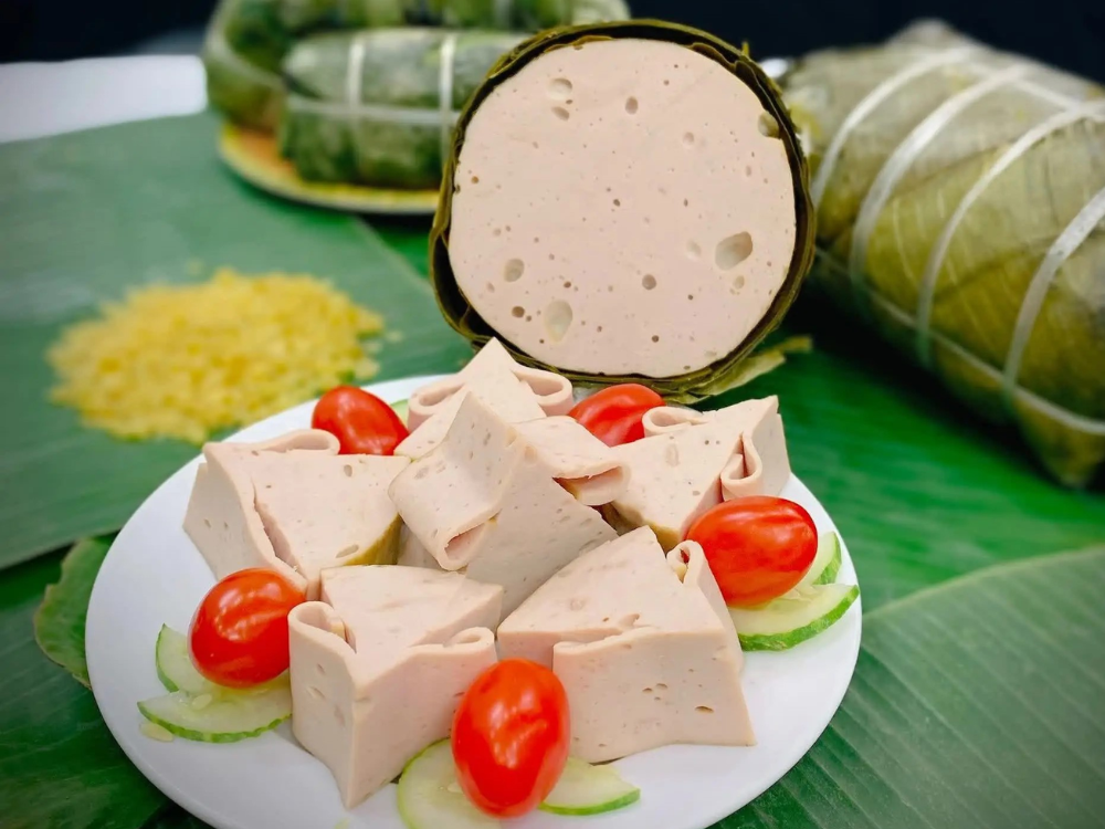 Chả lụa và giò lụa có gì khác nhau?