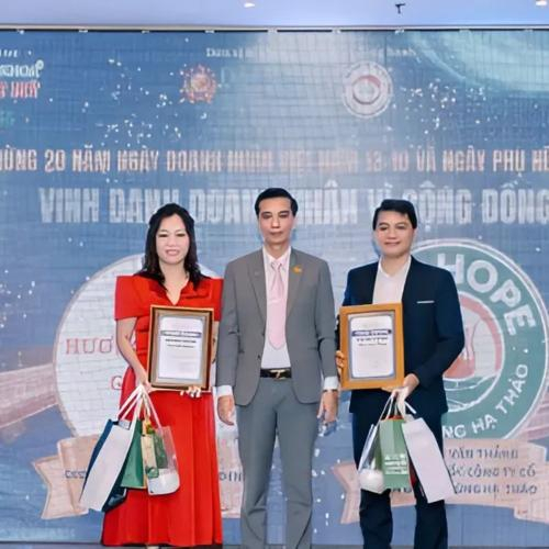 Bio Hope Tự Hào Nhận Danh Hiệu “Doanh Nhân Vì Cộng Đồng” Từ Câu Lạc Bộ Doanh Nghiệp Việt Nam