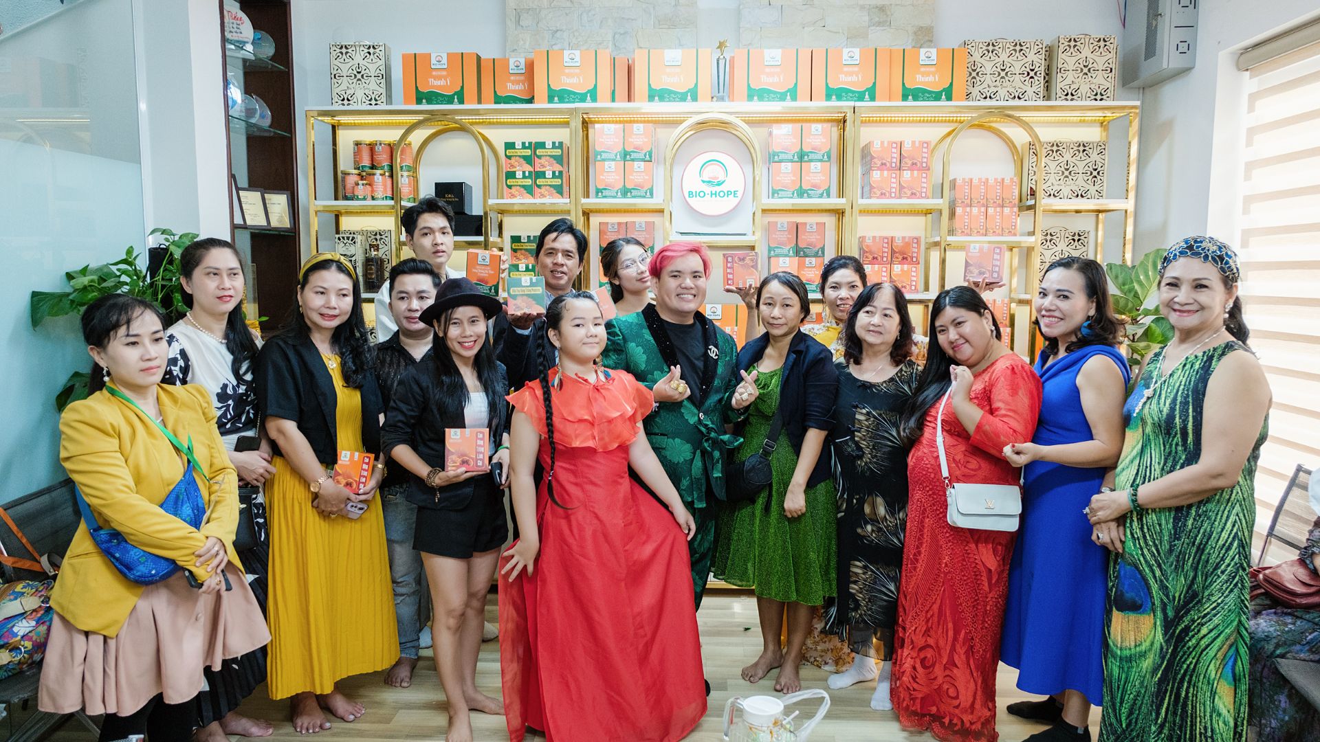 1. Không gian tiệc trà ấm cúng và ý nghĩa