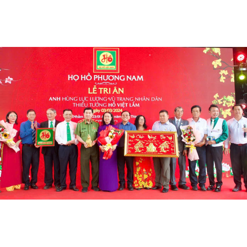 Tỏa sáng giữa thời đại mới, thấm đẫm tinh thần khai mở