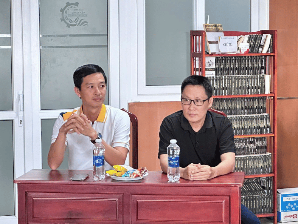 Không khí sôi nổi đến từ những tiết mục mở màn