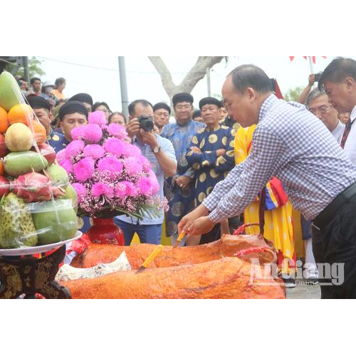 Một số khoảnh khắc ấn tượng tại Lễ Phục hiện & Lễ hội đường phố 2025