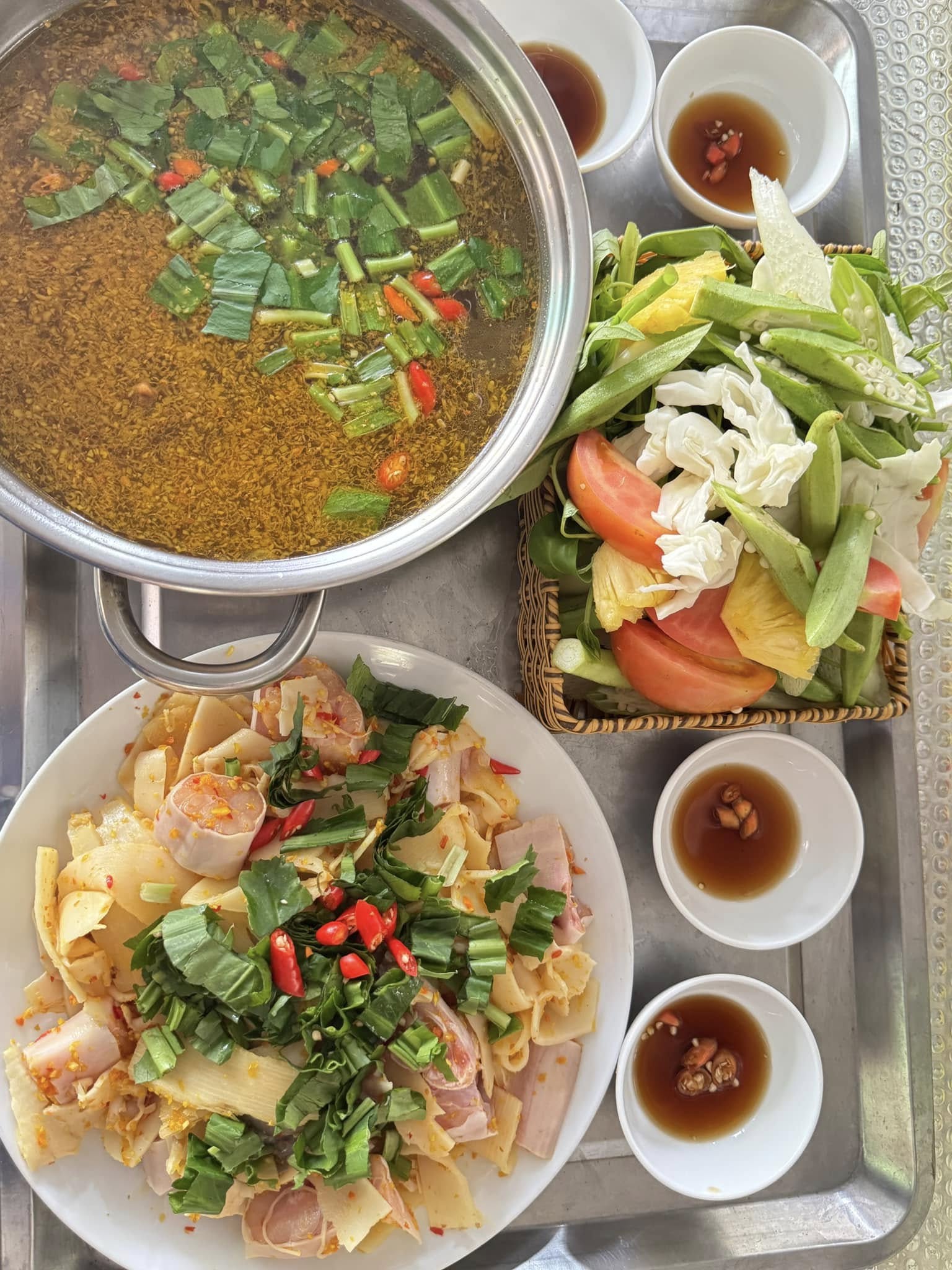 Canh Chua Sả Nghệ - món ăn đặc trưng Hà Tiên