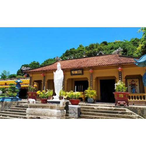 1.Nơi vẻ đẹp cổ kính hòa quyện cùng hơi thở thiên nhiên