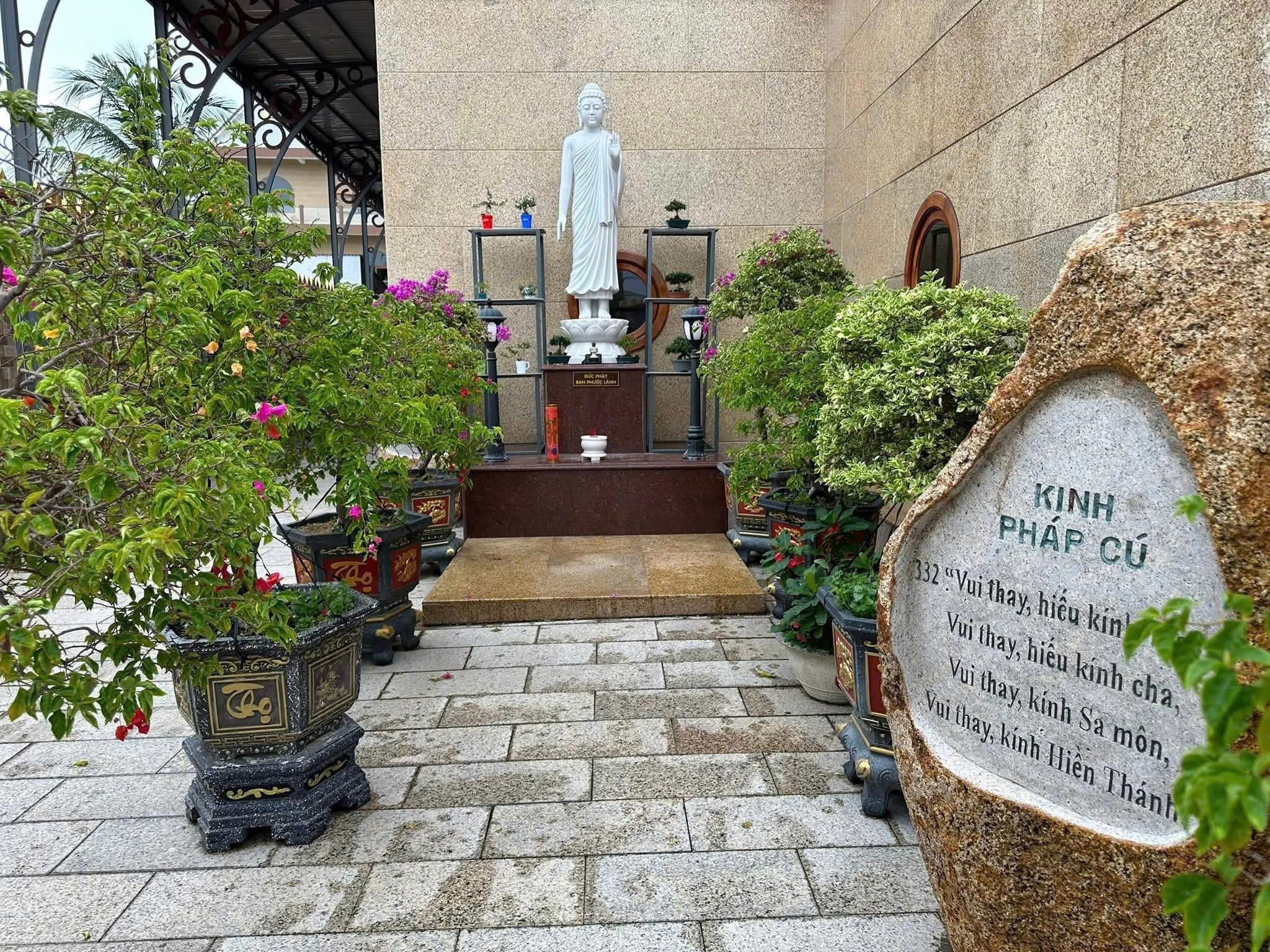3. Không gian thanh tịnh - Điểm đến tâm linh