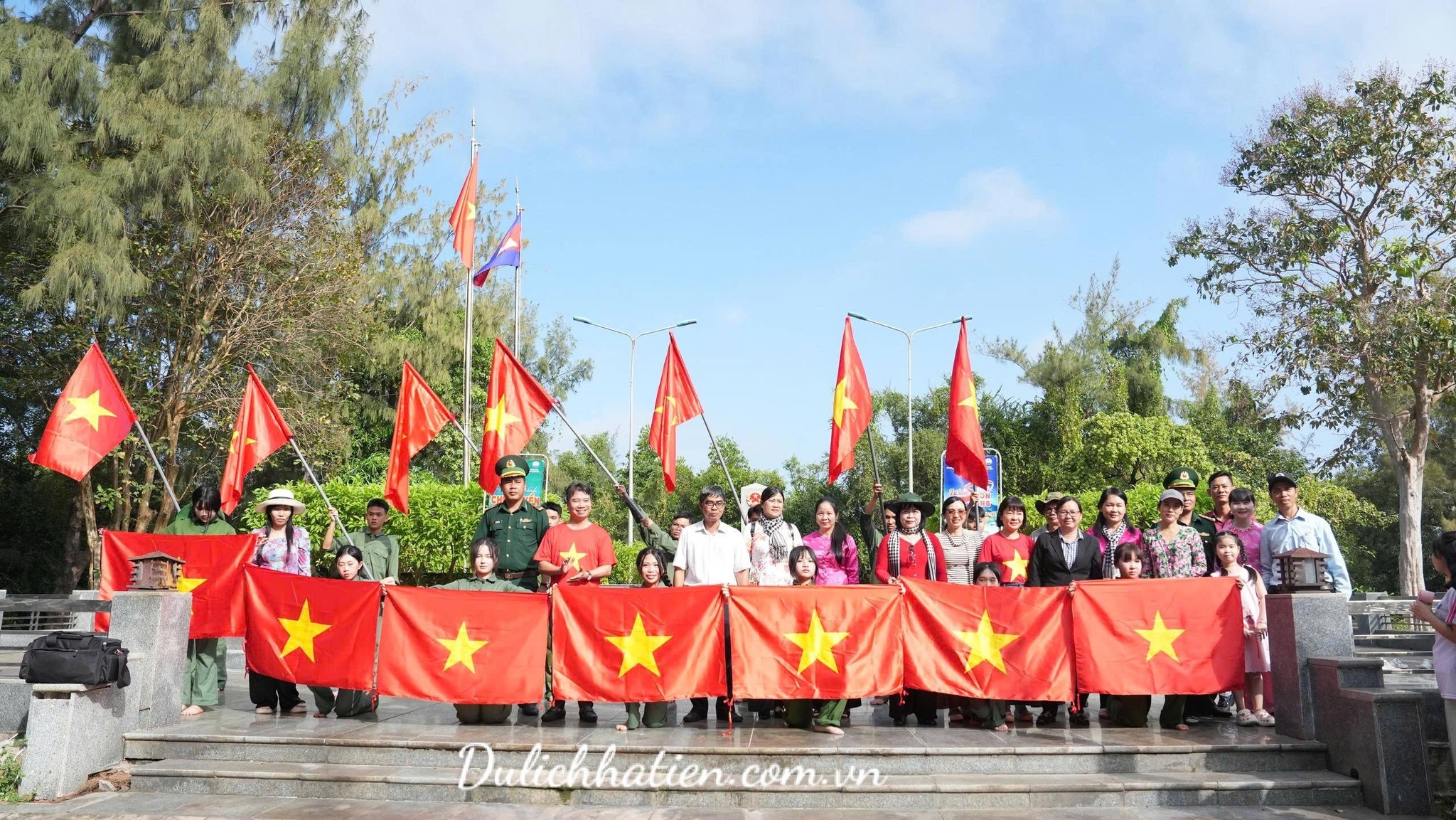 Hành trình khám phá – bồi đắp lòng yêu nước